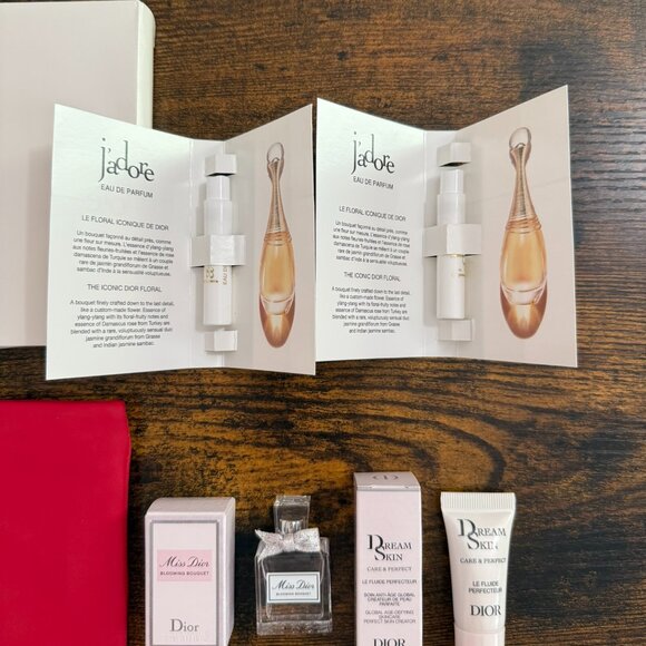 DIOR Beauty Red and Black Metal Zipper Pouch New - Limited Edition - Picture 3 of 9